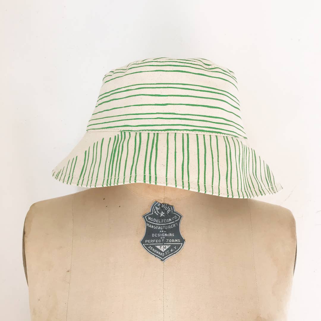 KELLY SKINNY STRIPE BUCKET HAT
