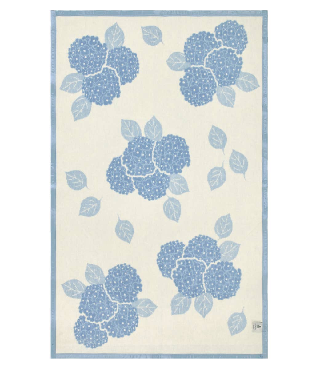 ChappyWrap - Hydrangeas Bluebell Blanket