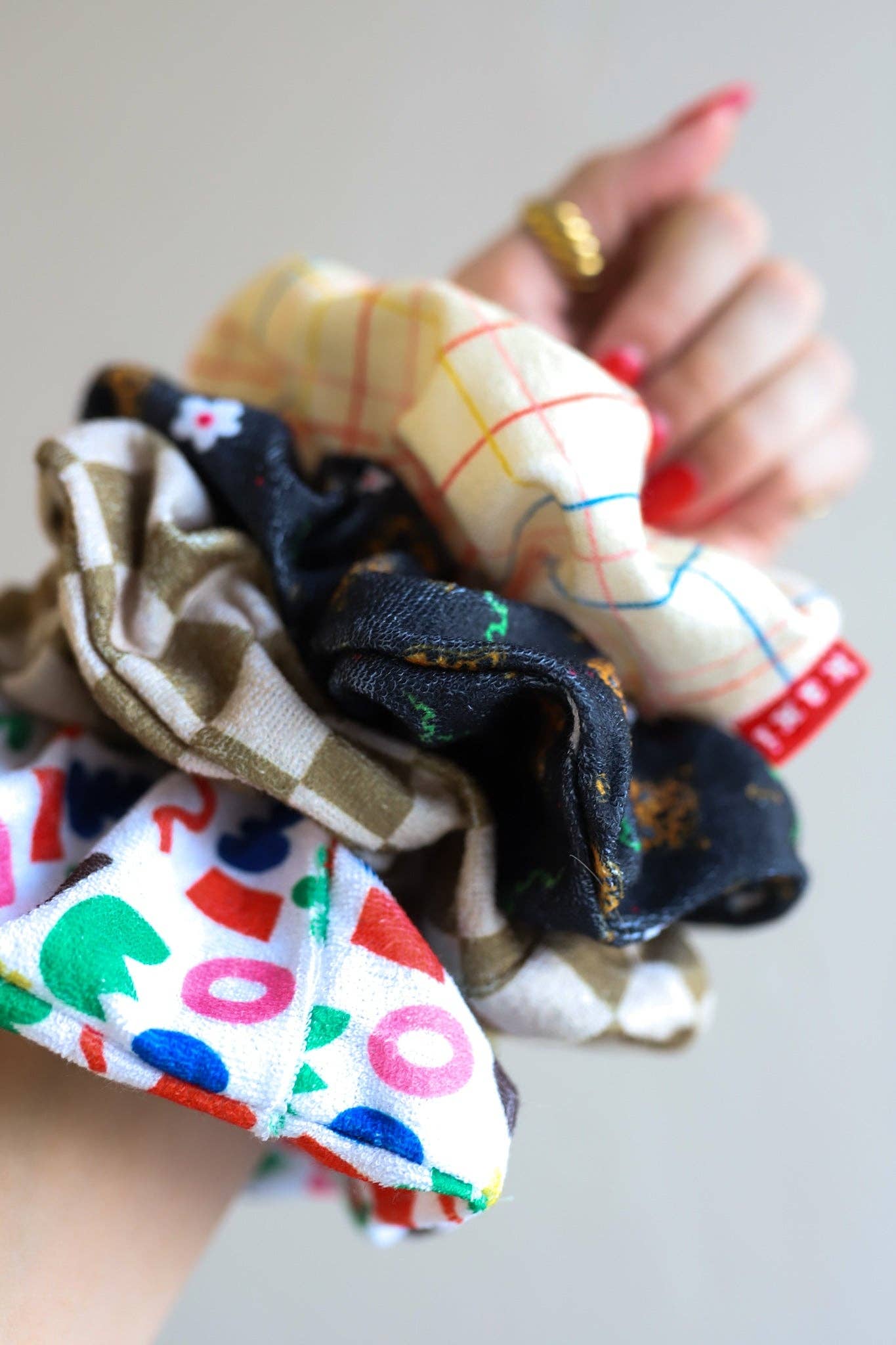 KAXI - KAXI TOWEL SCRUNCHIES ( 2 PATTERNS )