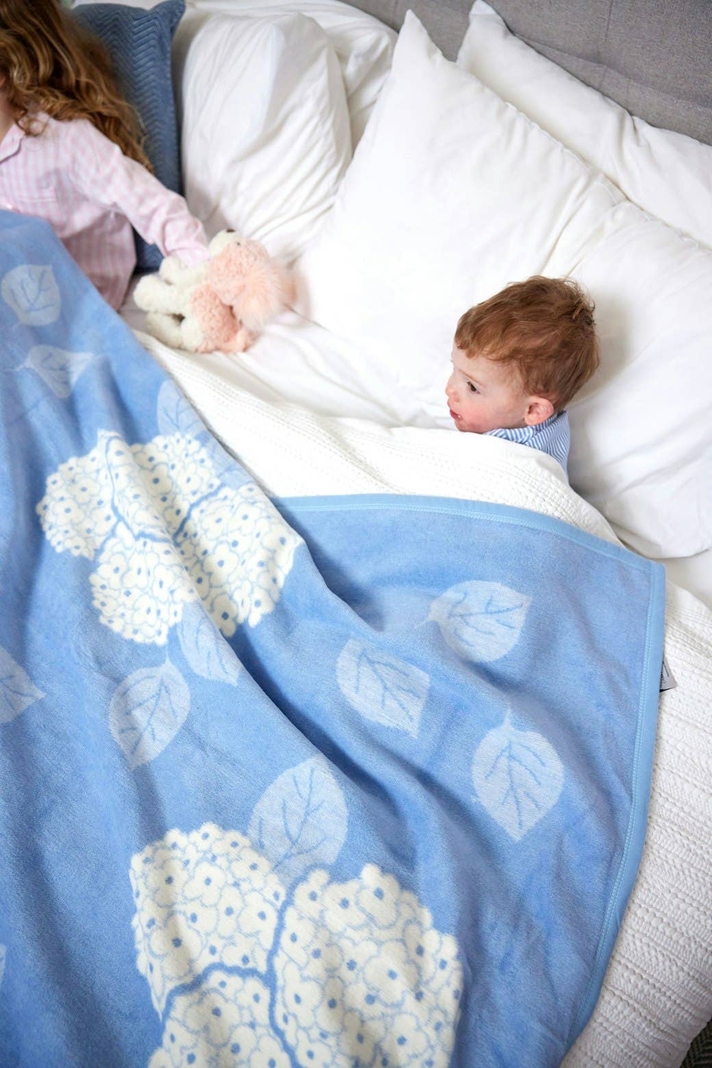 ChappyWrap - Hydrangeas Bluebell Blanket