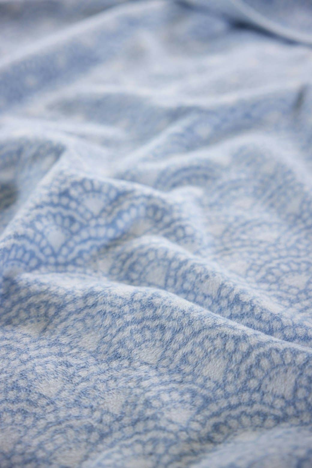 ChappyWrap - Seaside Scallops Fog Blanket