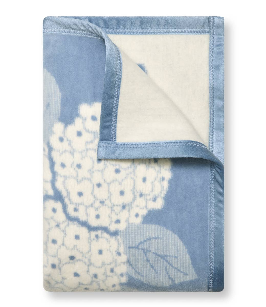 ChappyWrap - Hydrangeas Bluebell Blanket