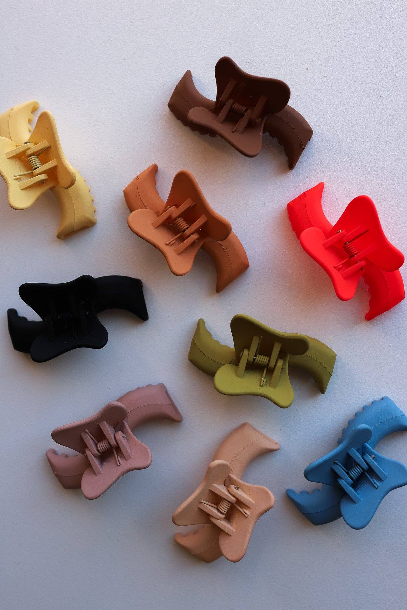 KAXI - Kaxi Mini Wavy Hold Everything Claw